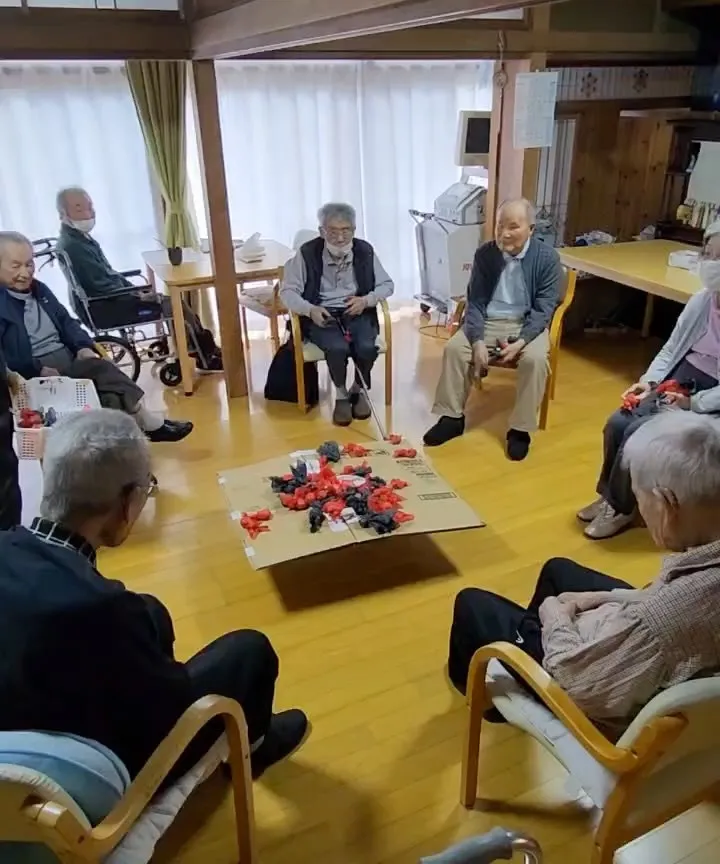 今週のレクリエーションの中で盛り上がっていたので動画を撮りま...